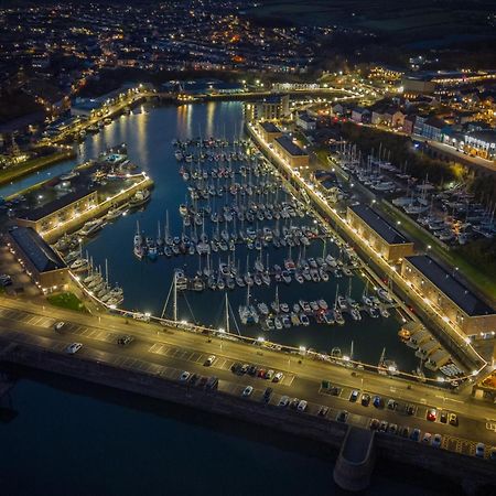 Harbour View - 2 Bedroom Apartment - Milford Haven Buitenkant foto