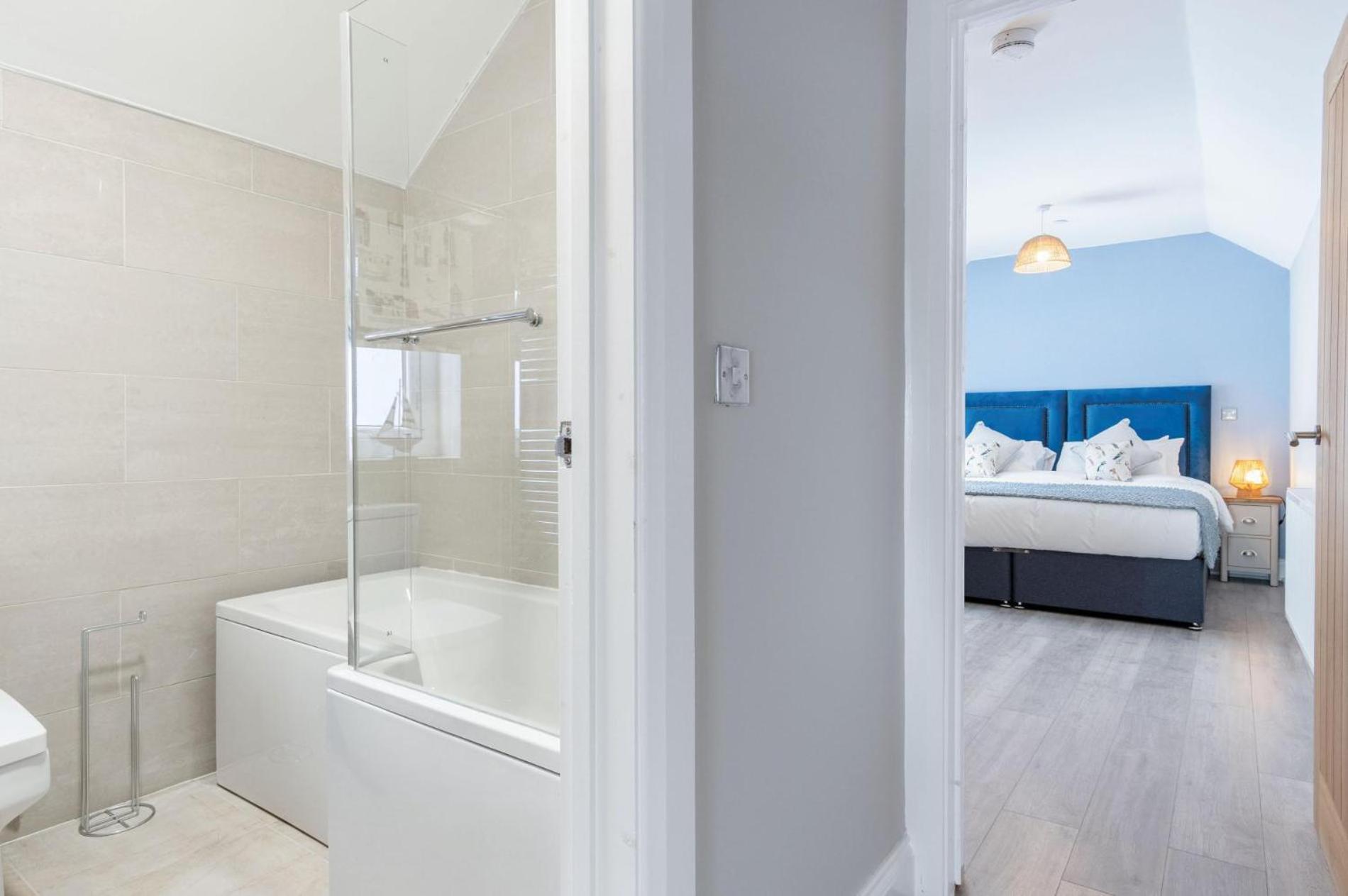 Harbour View - 2 Bedroom Apartment - Milford Haven Buitenkant foto