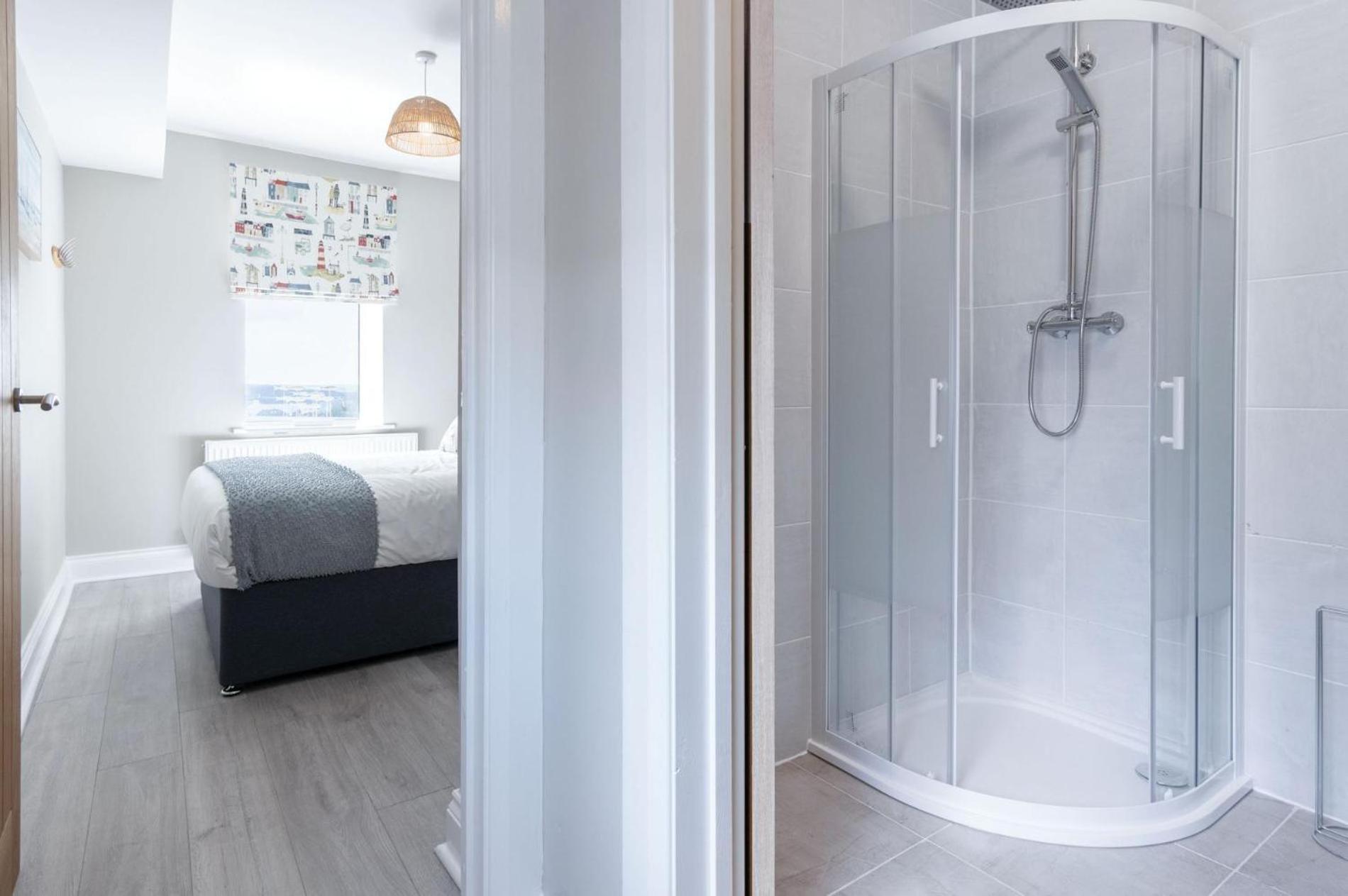 Harbour View - 2 Bedroom Apartment - Milford Haven Buitenkant foto