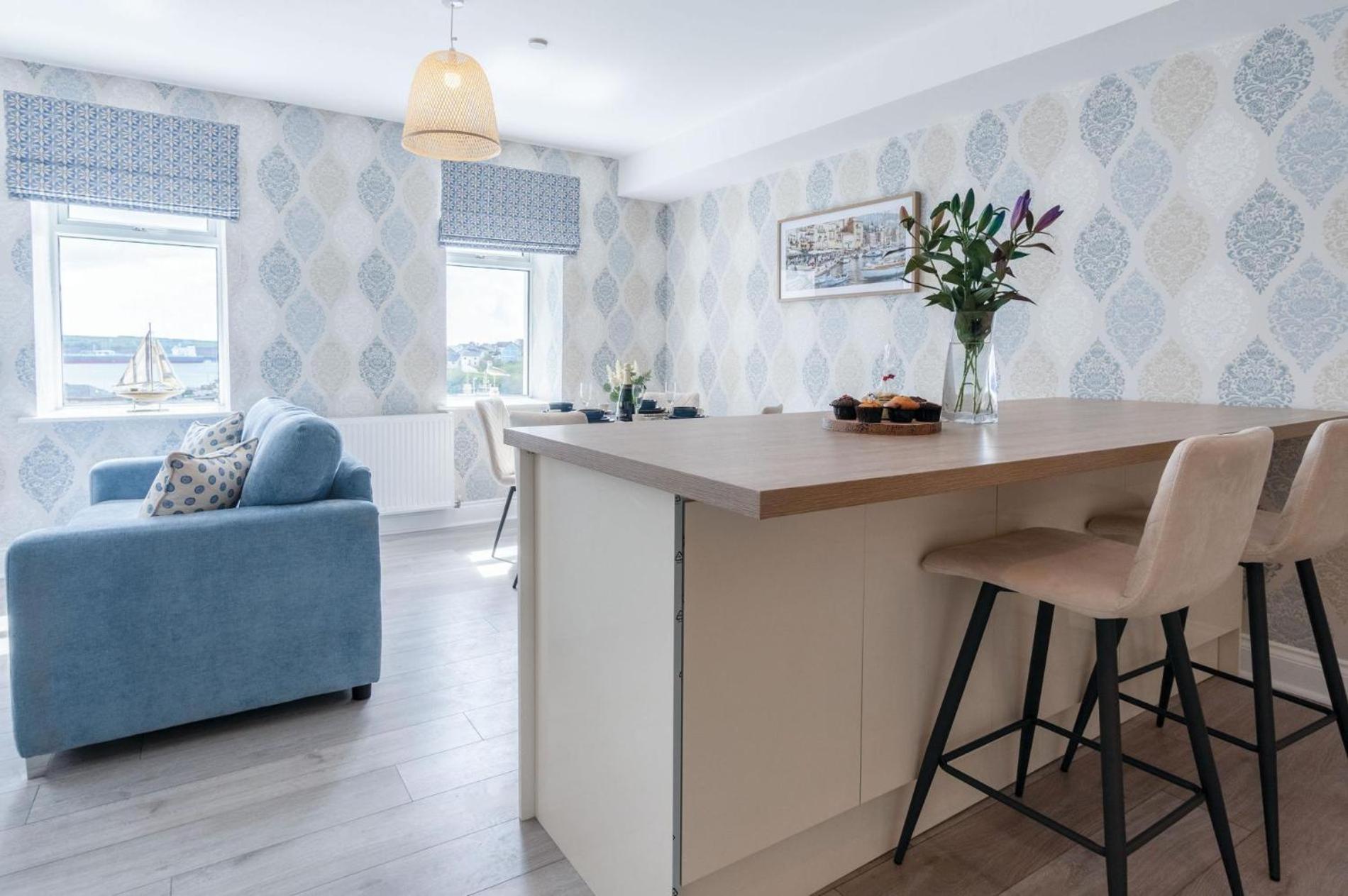 Harbour View - 2 Bedroom Apartment - Milford Haven Buitenkant foto