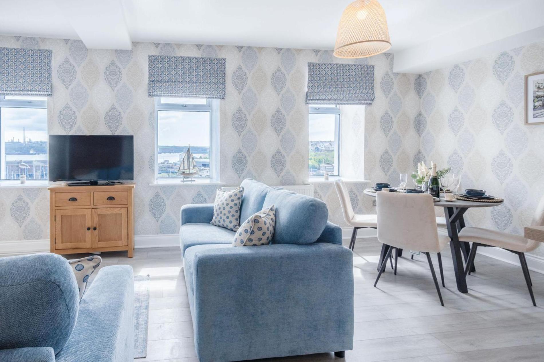 Harbour View - 2 Bedroom Apartment - Milford Haven Buitenkant foto